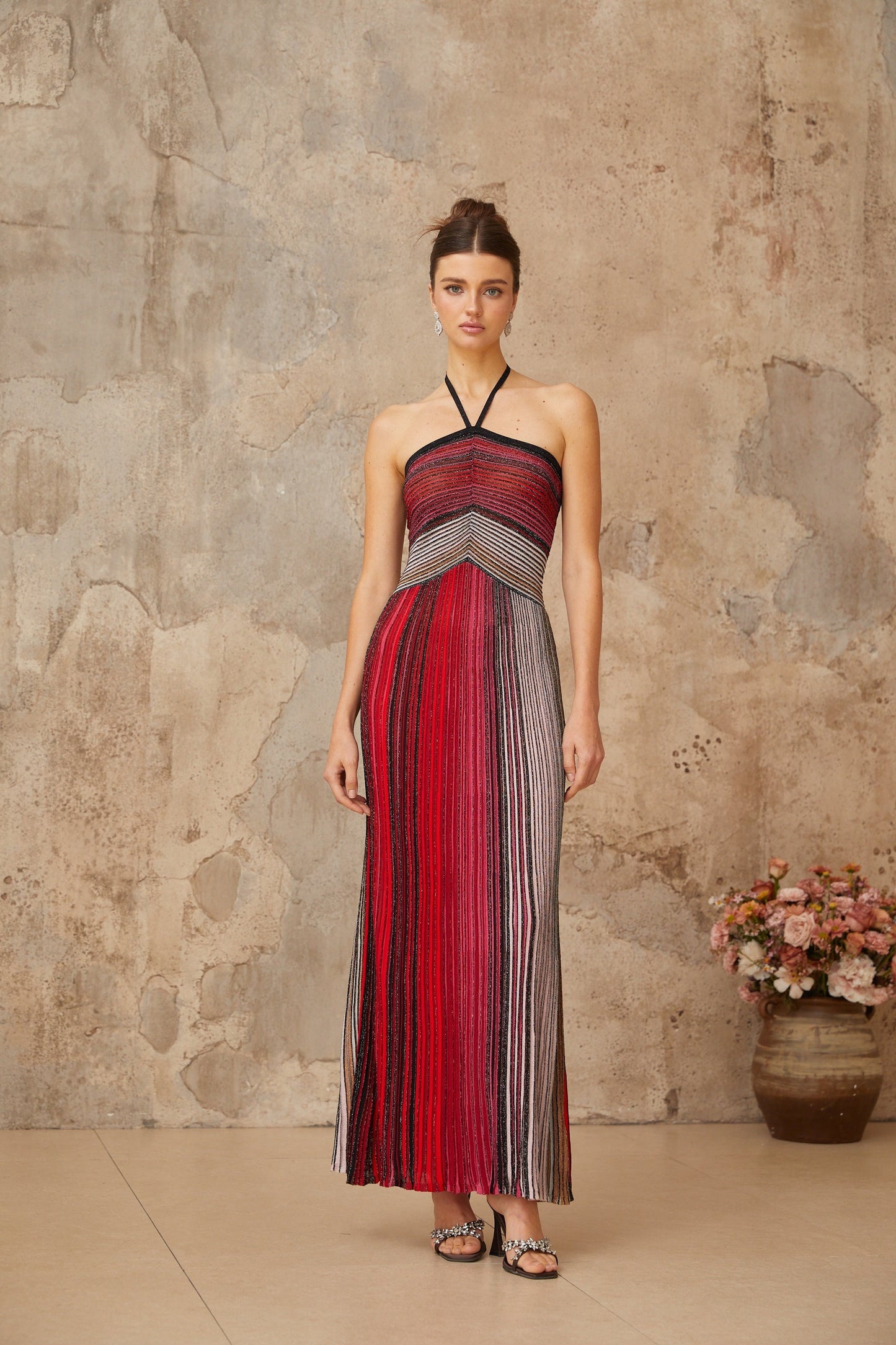 Ulysse – Neckholder-Maxikleid aus rotem Metallic-Strick