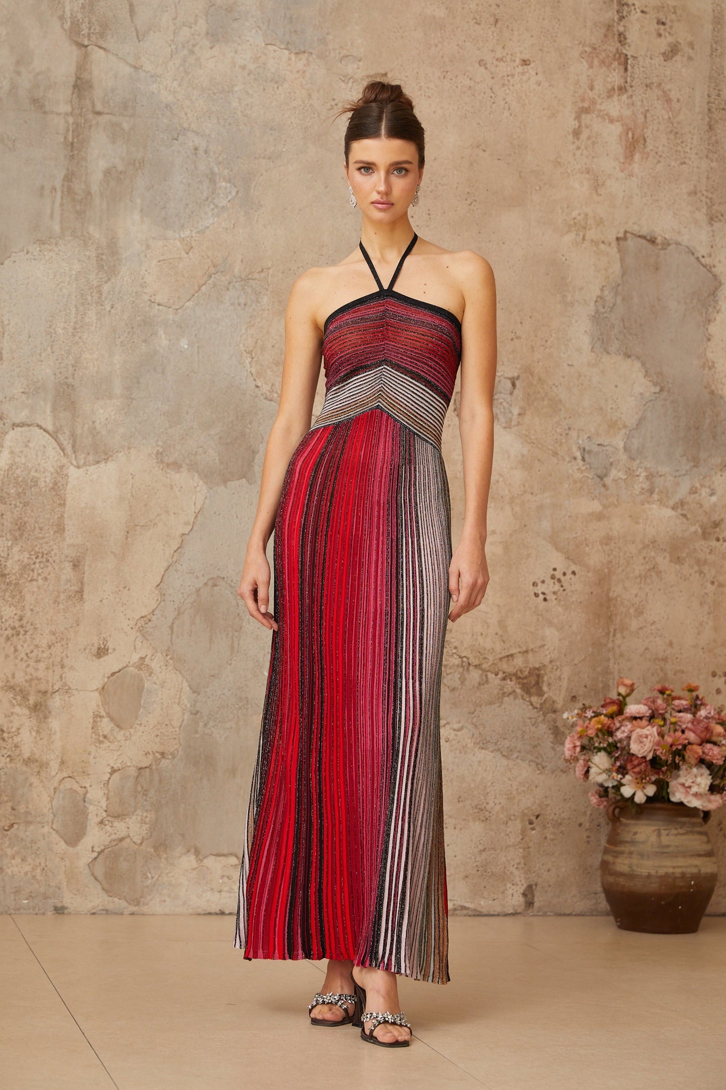 Ulysse – Neckholder-Maxikleid aus rotem Metallic-Strick